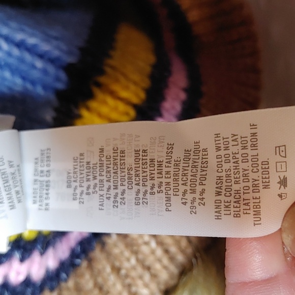 NWT AERIE MULTI STRIPED KNIT HAT TOQUE WITH FAUX FUR POMPOM - Picture 7 of 7